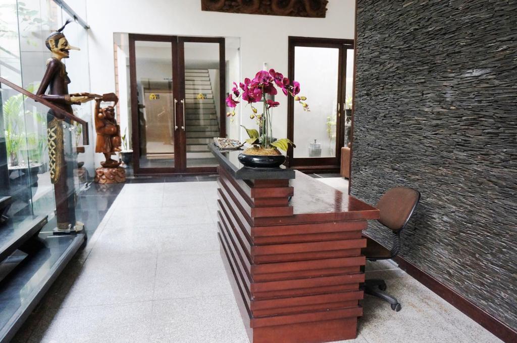 Rumah Nenek Hotel And Restaurant Padang  Eksteriør billede