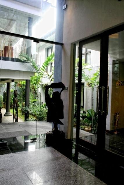 Rumah Nenek Hotel And Restaurant Padang  Eksteriør billede